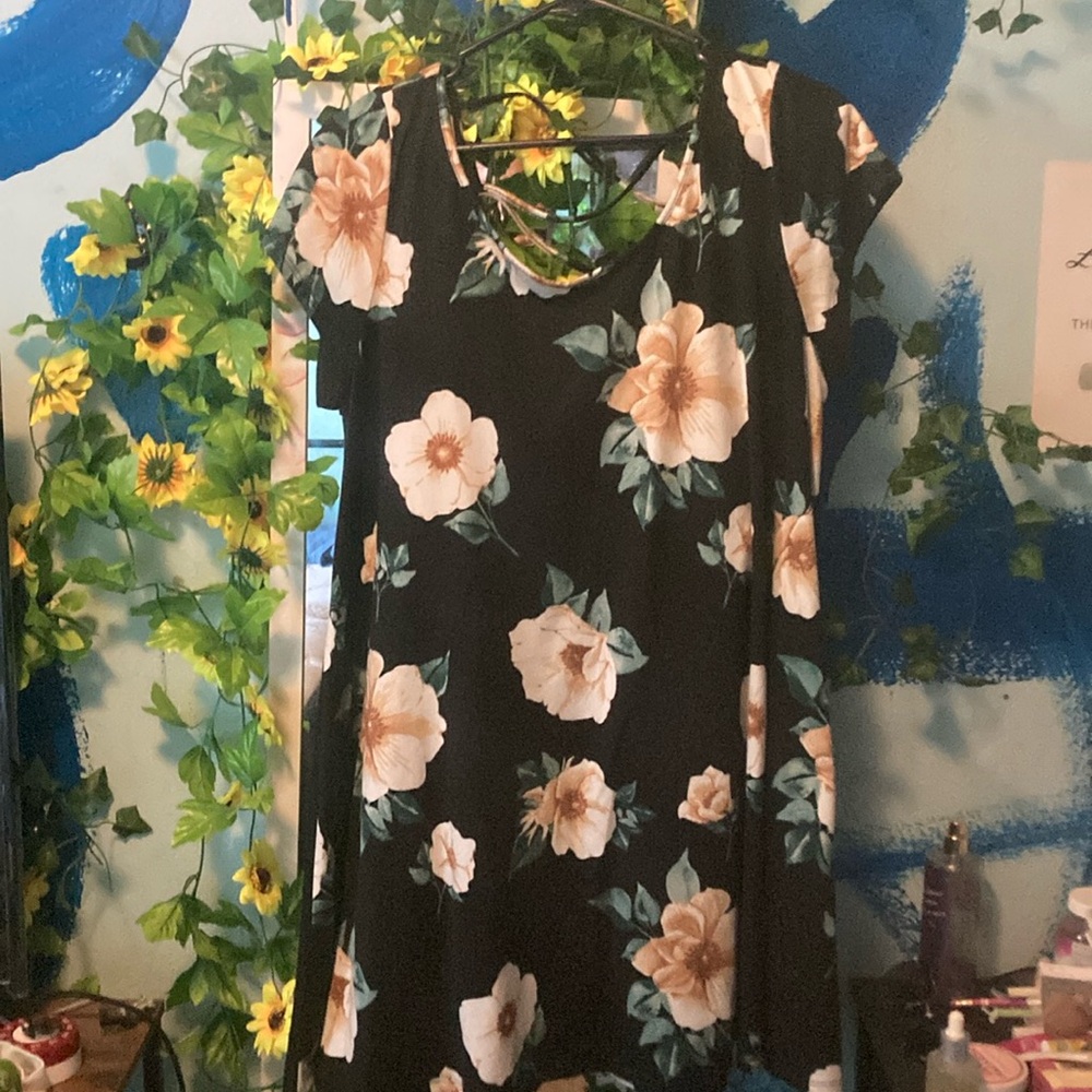 Women’s Heart & Hips Strappy Back Short Sleeve Size 2X